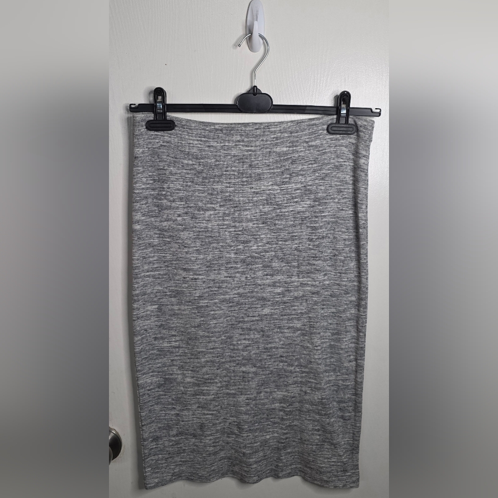 *3 FOR $12* Forever 21 Gray Knit Pencil Skirt